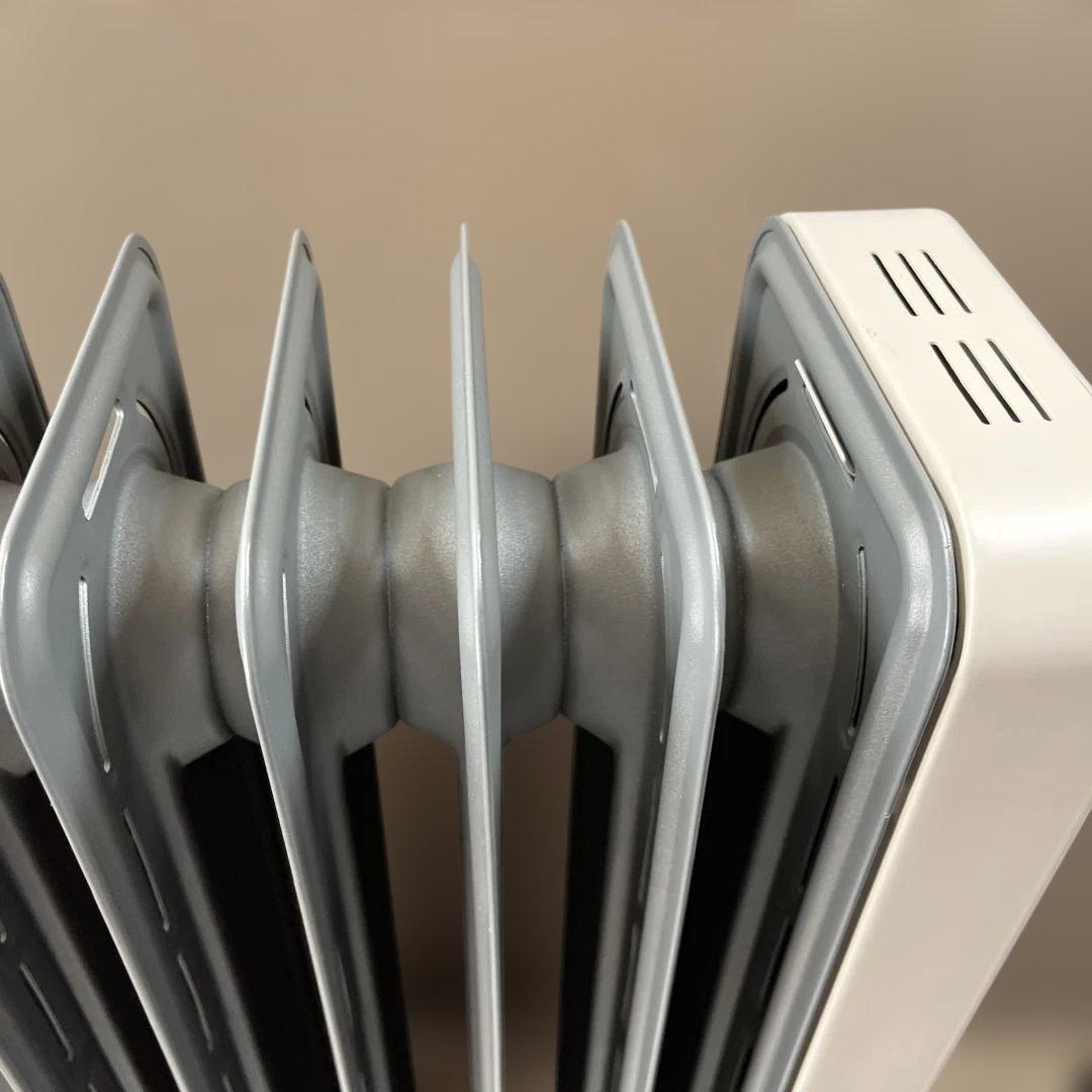 デロンギ ヴェルティカルド オイルヒーター RHJ21F0812-GY