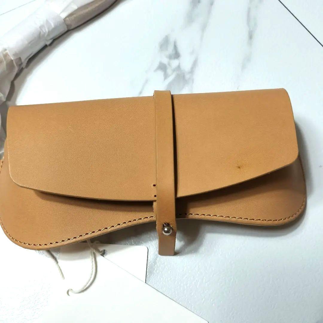 ETRE TOKYO タンドレザーサングラスケース ベージュ