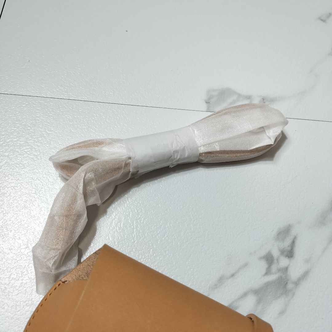 ETRE TOKYO タンドレザーサングラスケース ベージュ