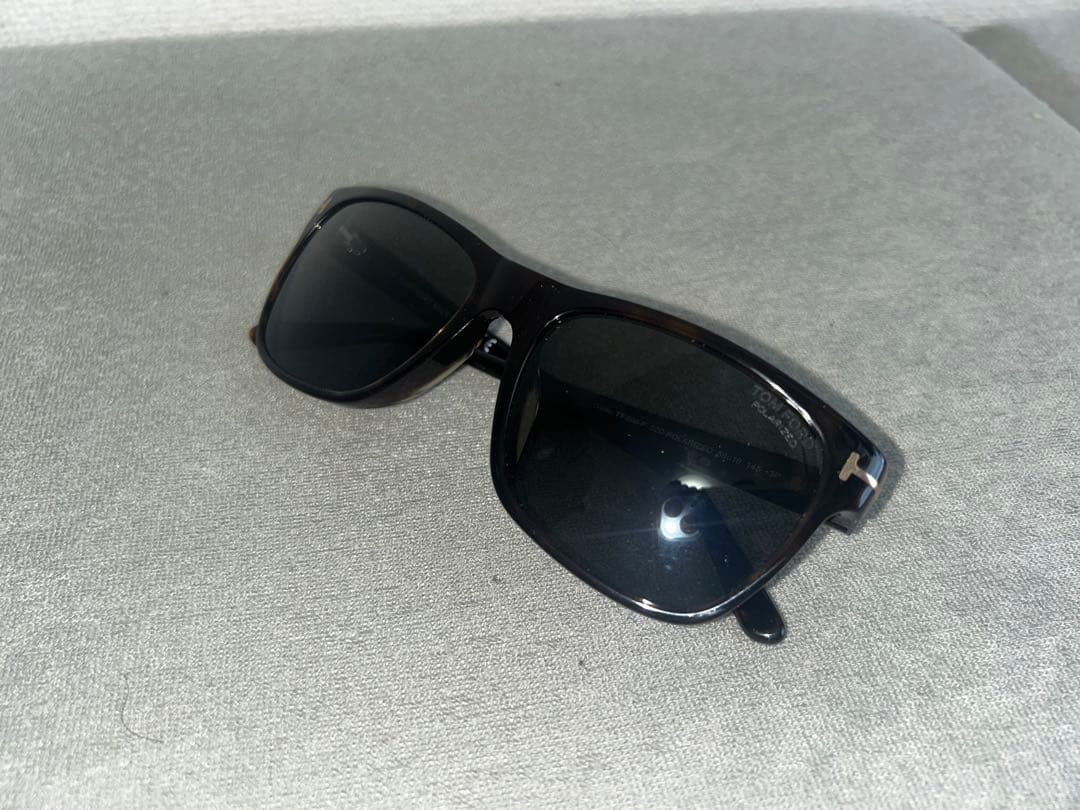 TOM FORD ブラック サングラス