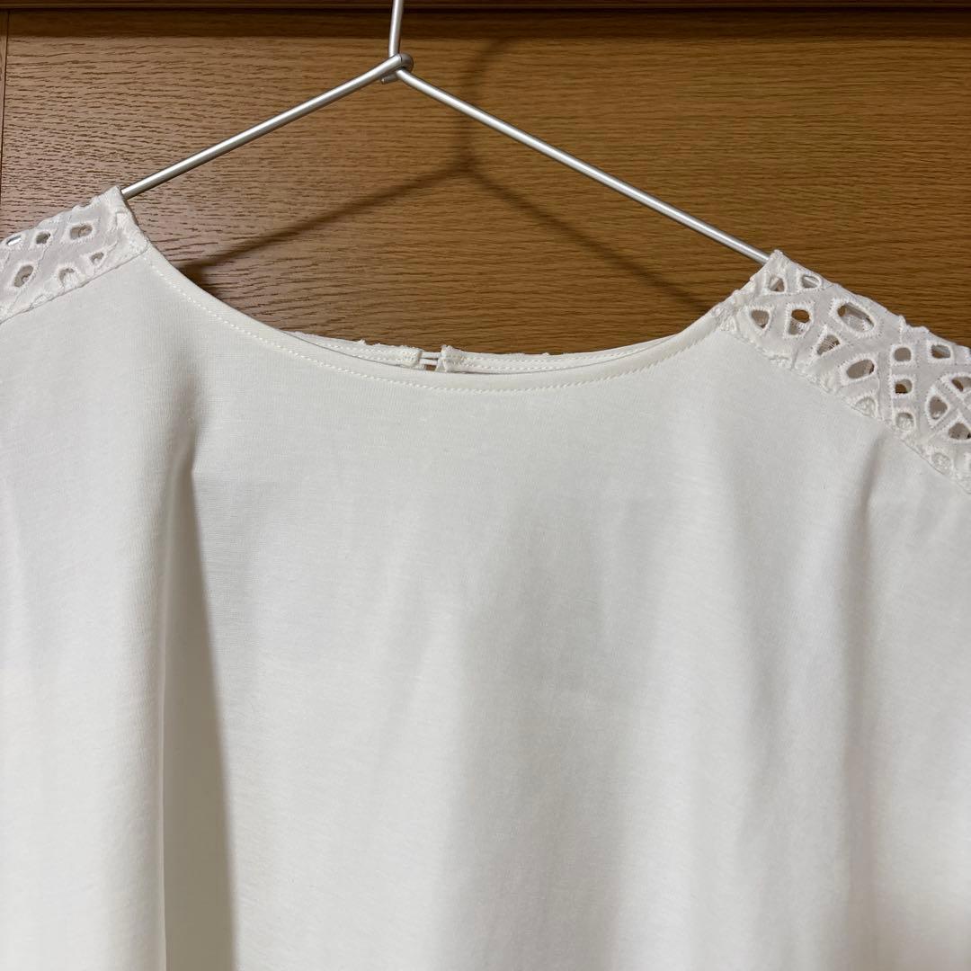 カットレース使いの長め丈カットソー