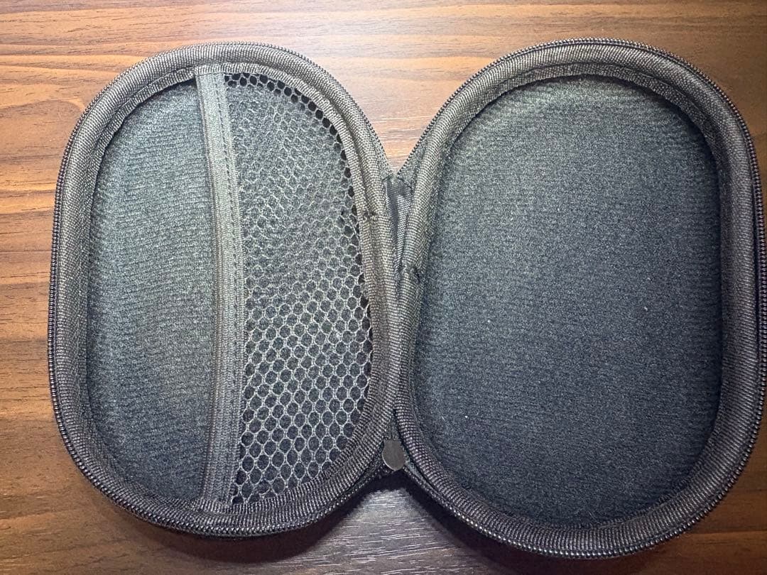 Beoplay P2 ブルー　ケース付