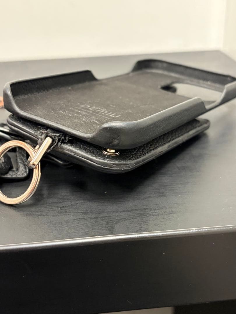 DEMIU BALLON CINQ iPhone16Pro ストラップ付