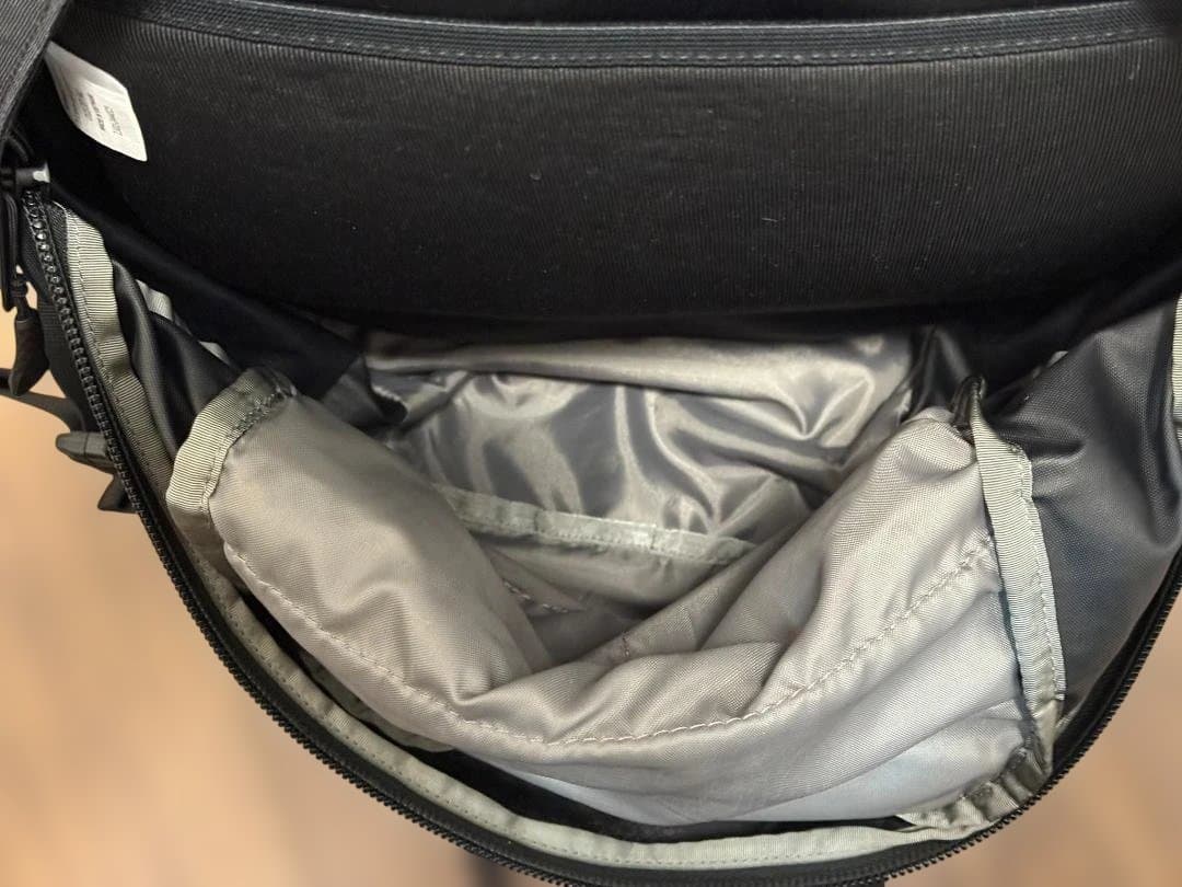 美品 ノースフェイス ホットショット ブラック NM72302 2024/2購入