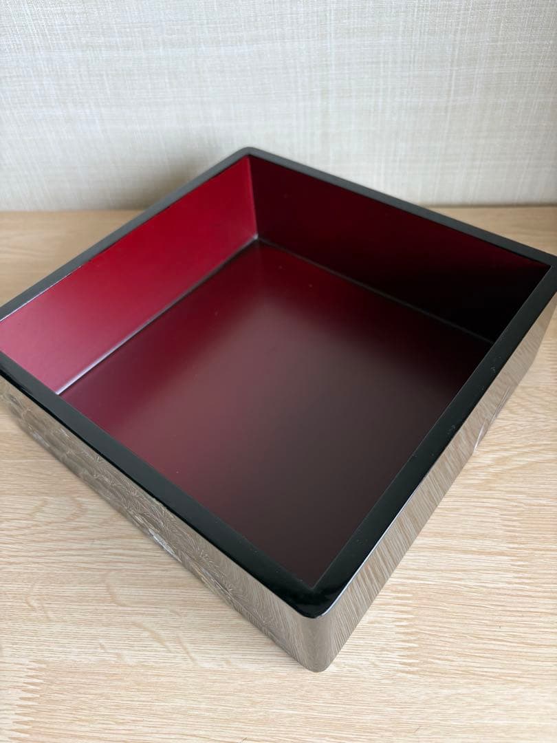 《未使用新品》螺鈿　漆器　三段お重　松竹梅に鶴