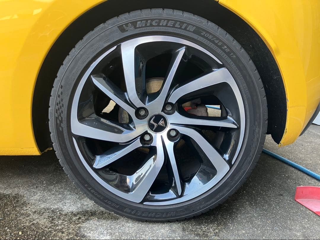 値下げ中！[直接引取]4本セットシトロエンDS3純正ホイールタイヤセット