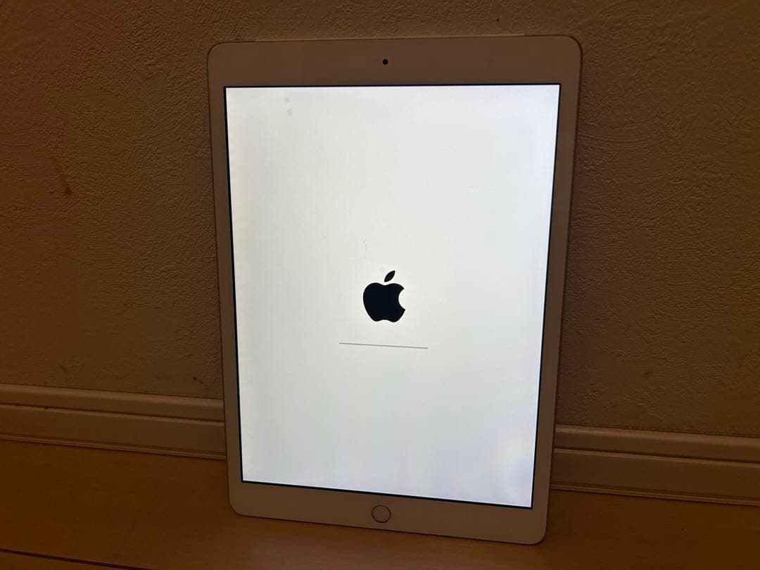 iPad第8世代 セルラーモデル128GB ＋ Appleスマートキーボード