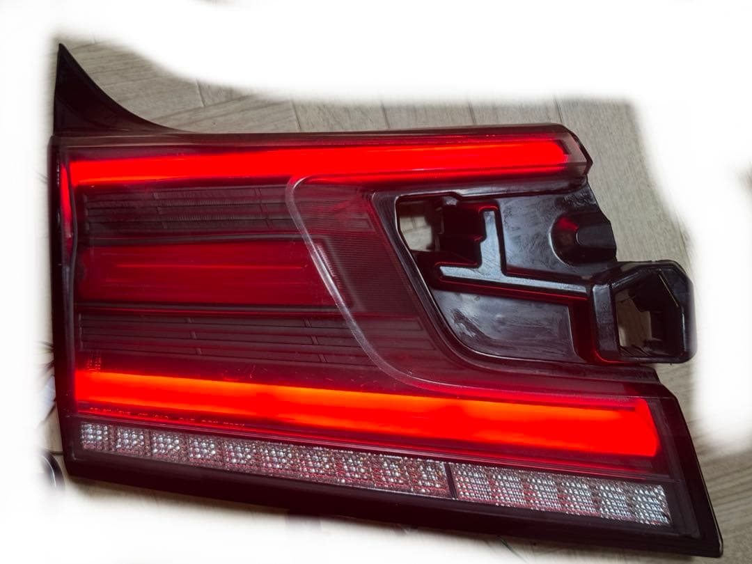 ３０系前期用ヴェルファイア　クリスタルアイ　テールランプ