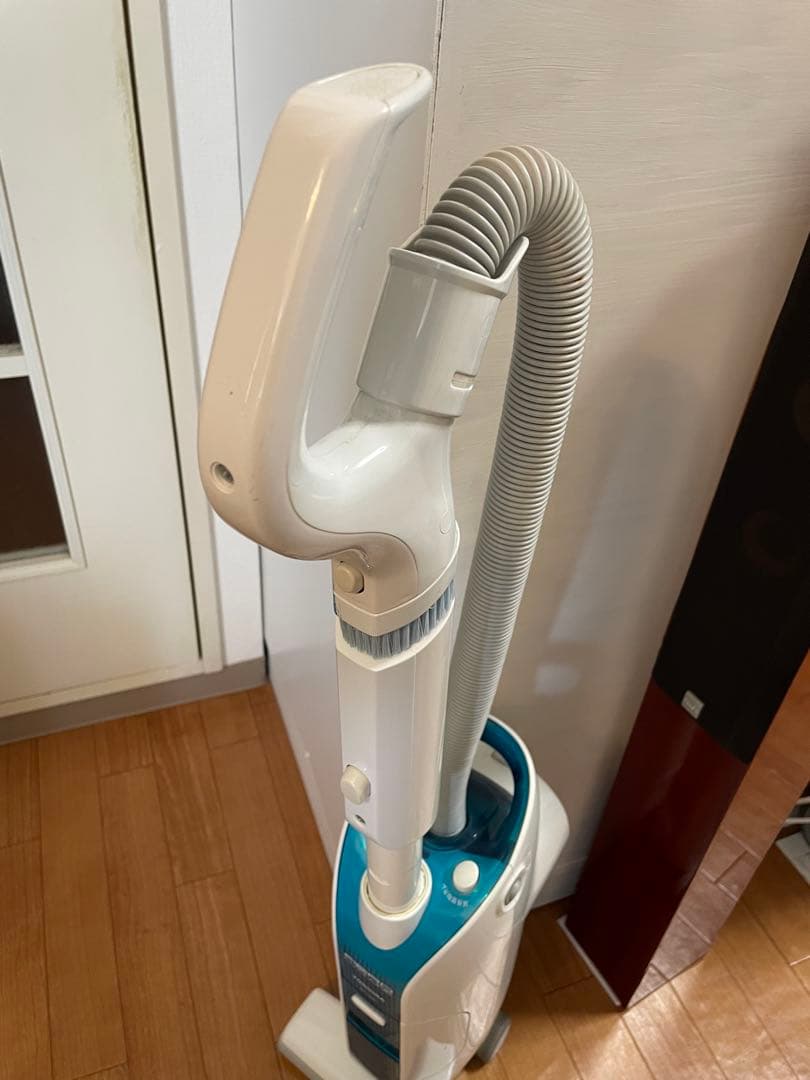 東芝TOSHIBA コンパクト多機能掃除機cafe用に買って数回のみ使用