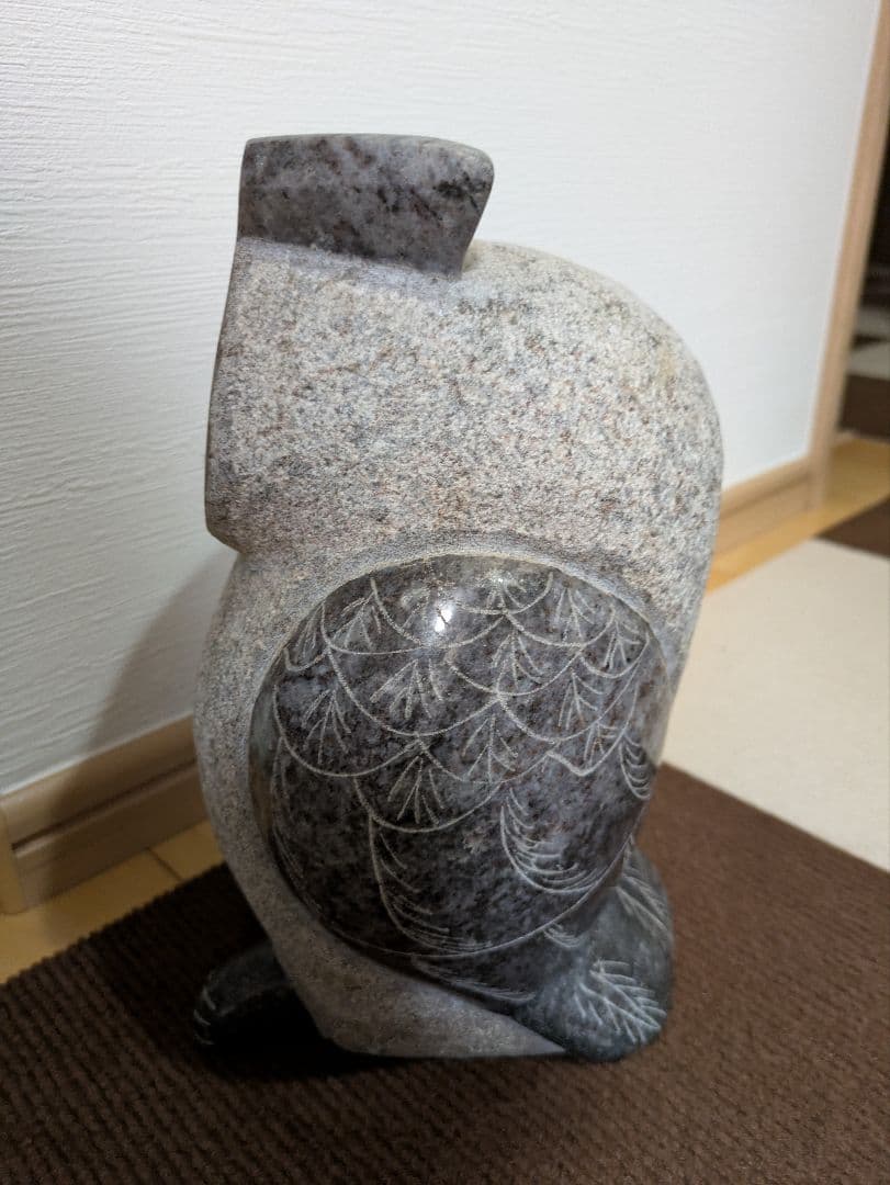 フクロウの石像　置物