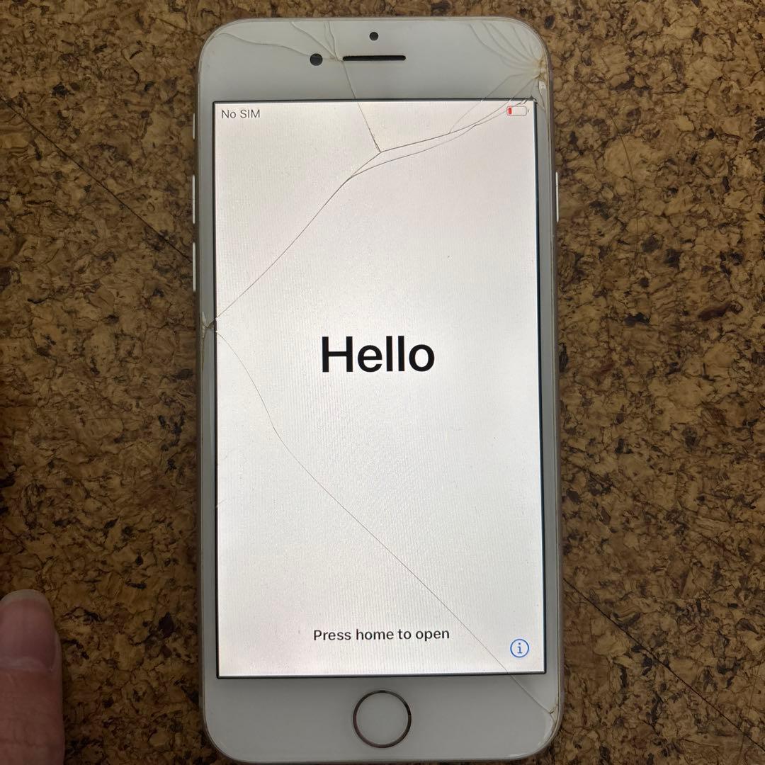 iPhone8 64GB◾︎画面割れあり ホワイト　箱付き