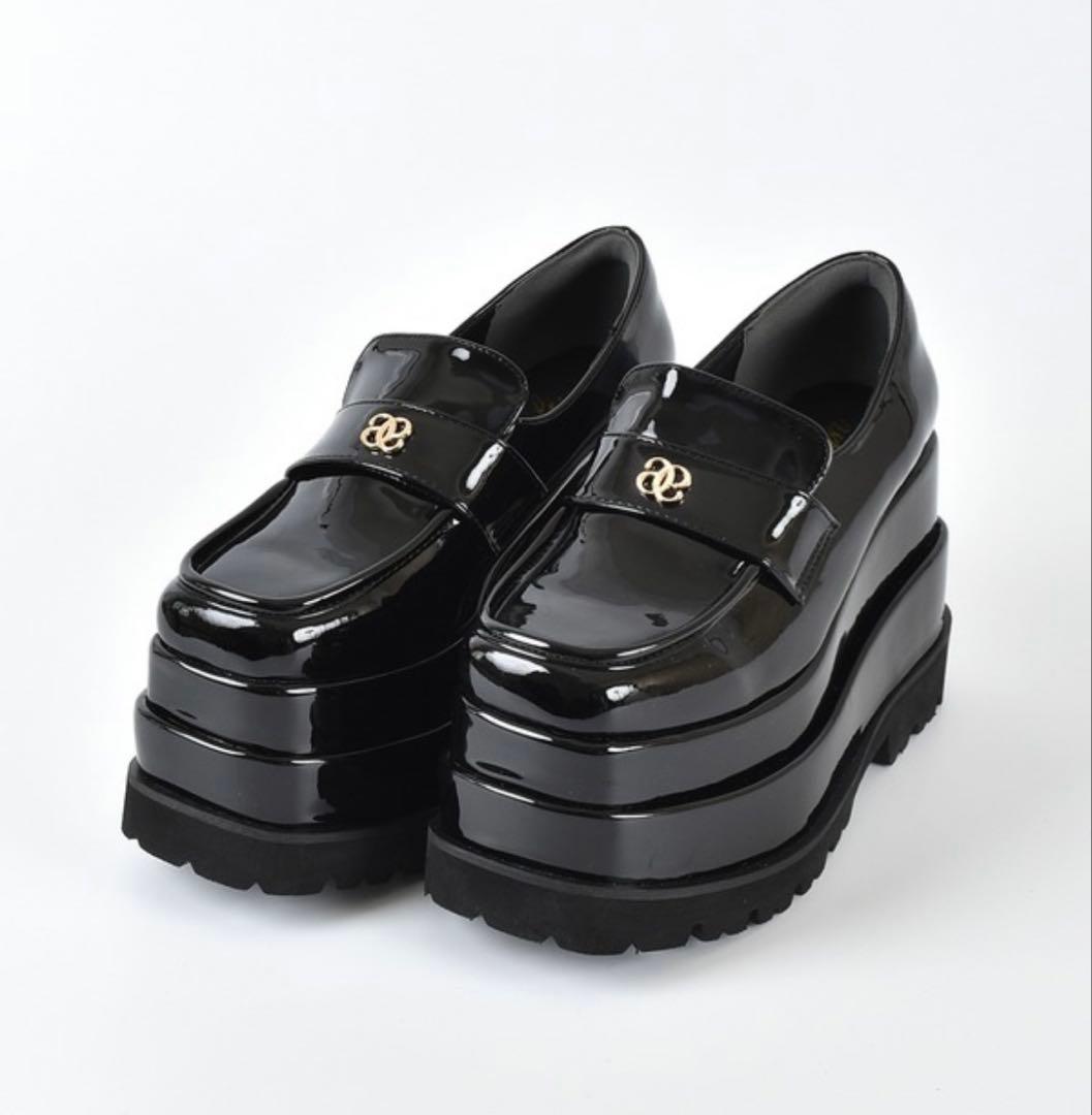 evelyn 厚底チャームローファー M