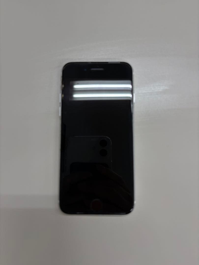 【美品】Apple iPhone SE 第2世代ホワイト 本体64GB