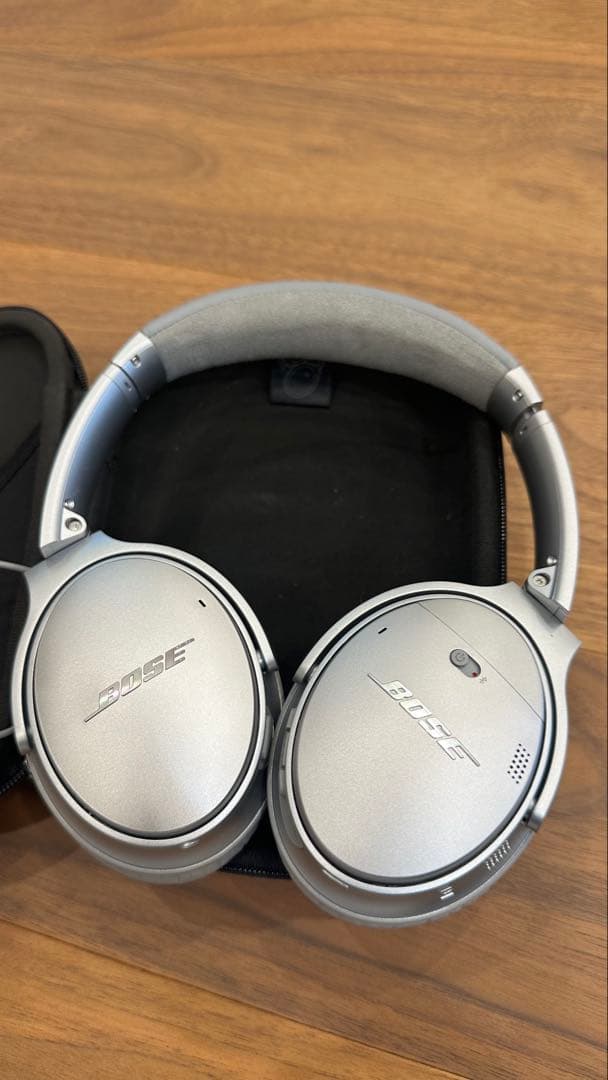 し*り様 Bose ノイズキャンセリングヘッドホン シルバー