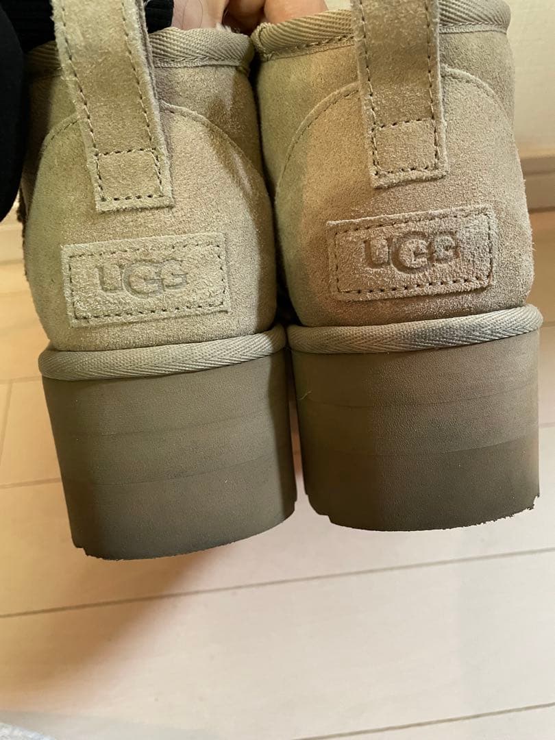【UGG®】Classic Ultra Mini Platform 24cm