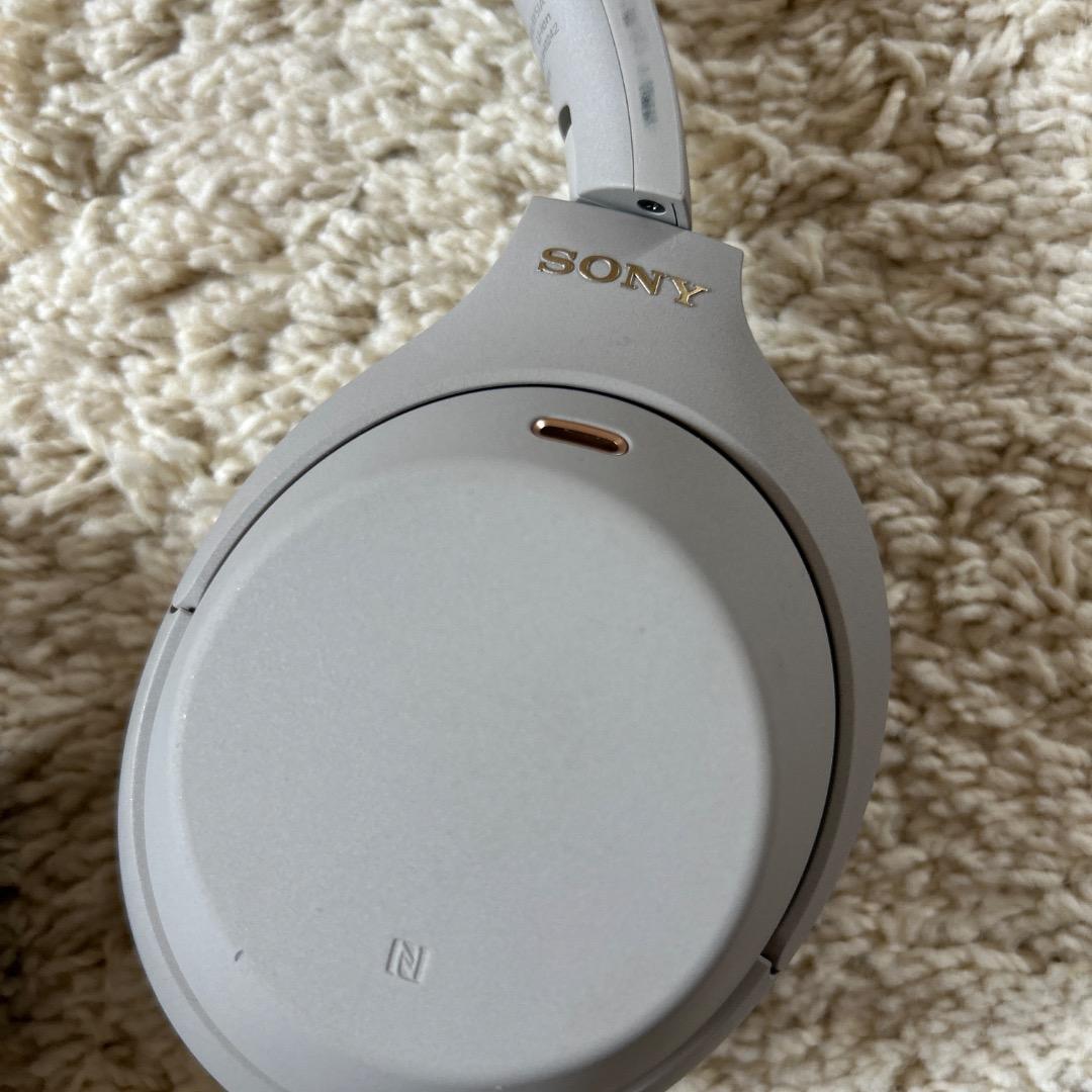 ソニーSONY　ノイズキャンセリングヘッドホン　WH-1000XM4