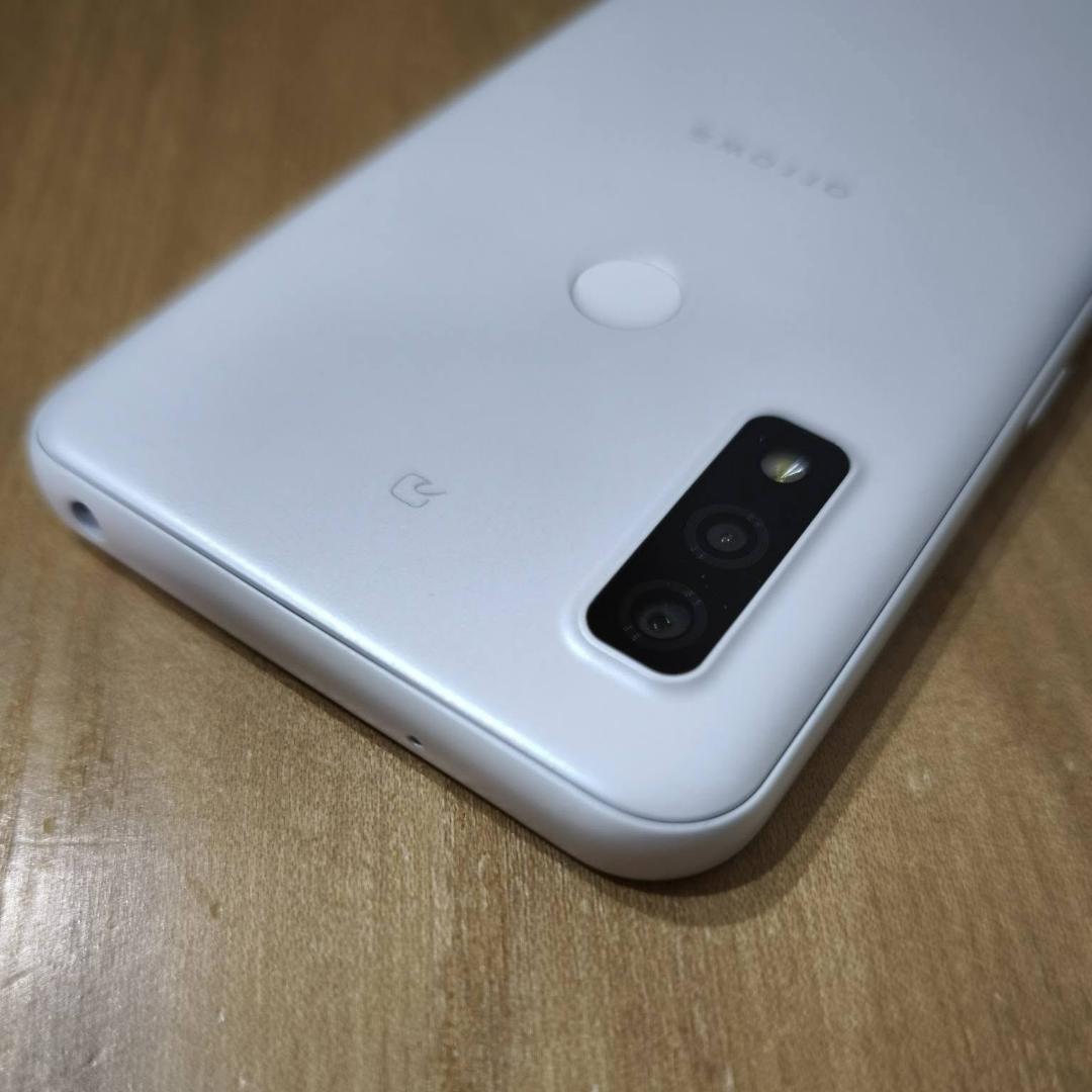 【美品】arrows We FCG01 64GB ホワイト