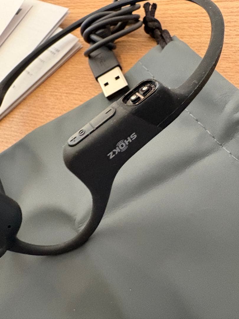 【Shokz】骨伝導イヤホンOPENRUN 収納ケース付き