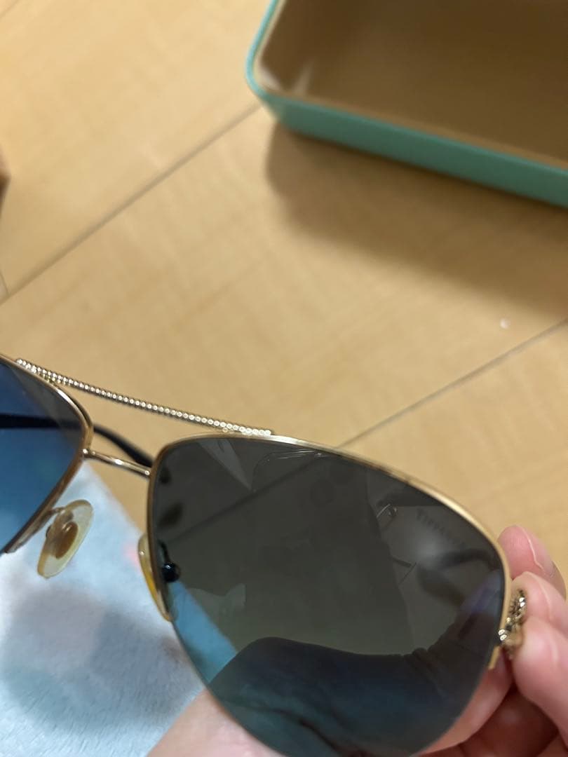 リ*ン様 Tiffany アビエーター サングラス ブラックレンズ ゴールドフレ