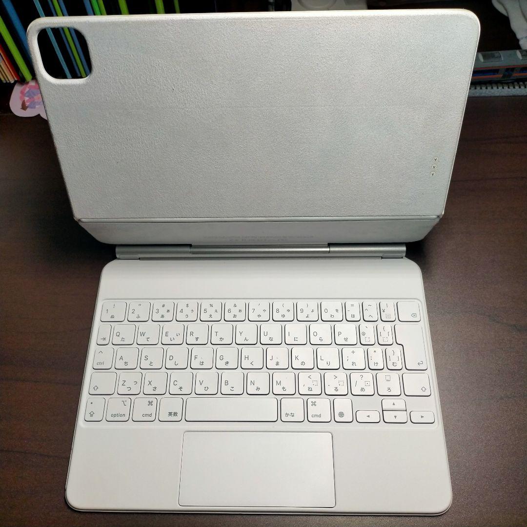美品》iPad Magic Keyboard 白(iPad Pro 11インチ)