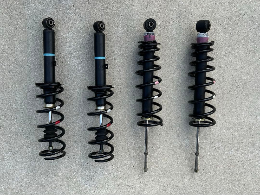 【送料込み】アルテッツァ SXE10Zエディション純正サスペンションキット