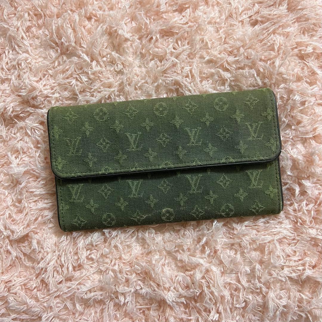 ルイヴィトン　財布　ポルトトレゾール　インターナショナル モノグラム　カーキ