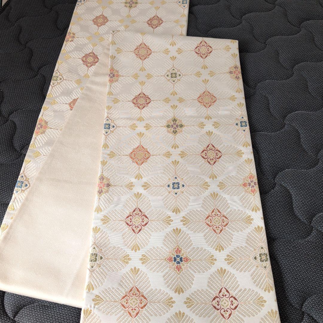 美しい花柄刺繍 袋帯　白地