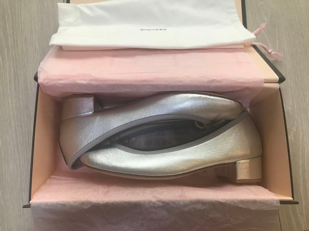 【新品未使用】【傷あり】Repetto レペットバレエシューズ シルバー37.5