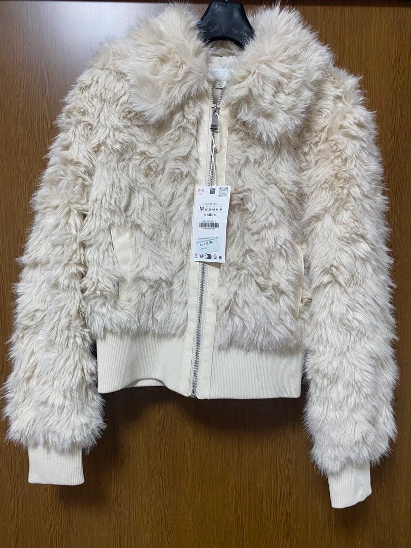 ZARA フェイクファーボンバージャケット　新品　M