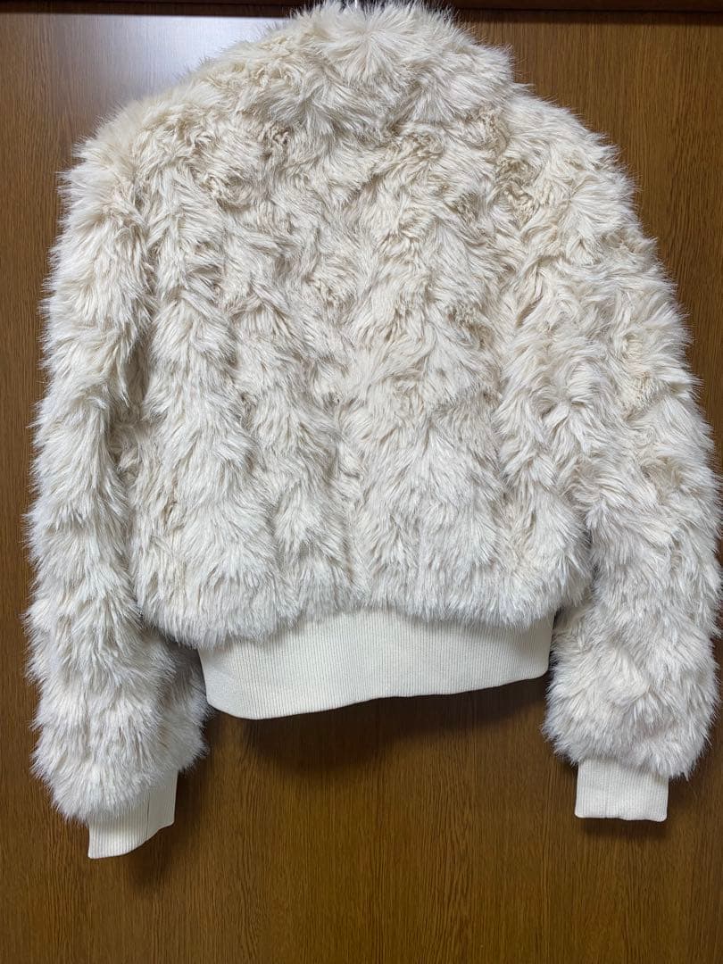 ZARA フェイクファーボンバージャケット　新品　M