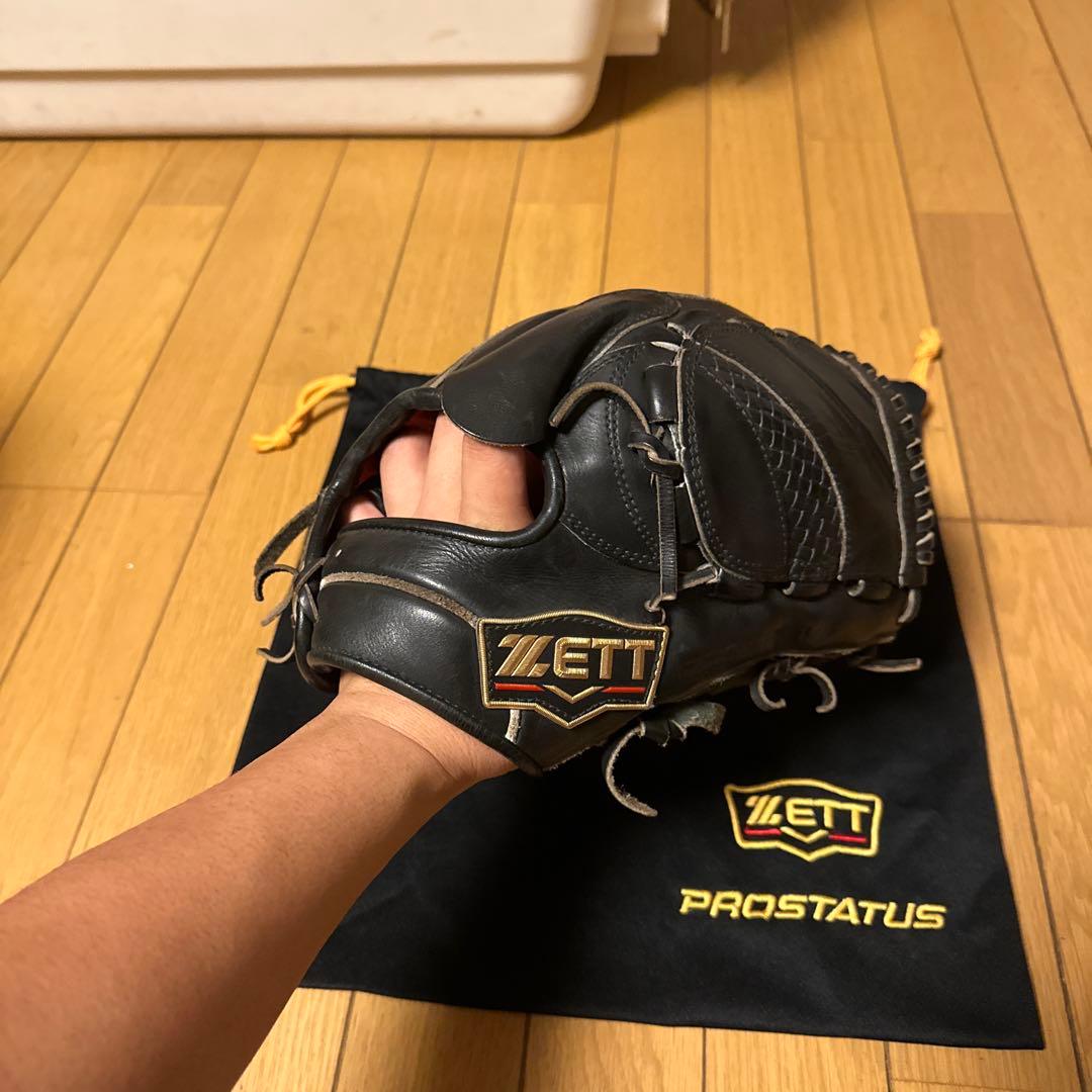 ZETT 硬式グローブ 右投げ用 黒　袋付き