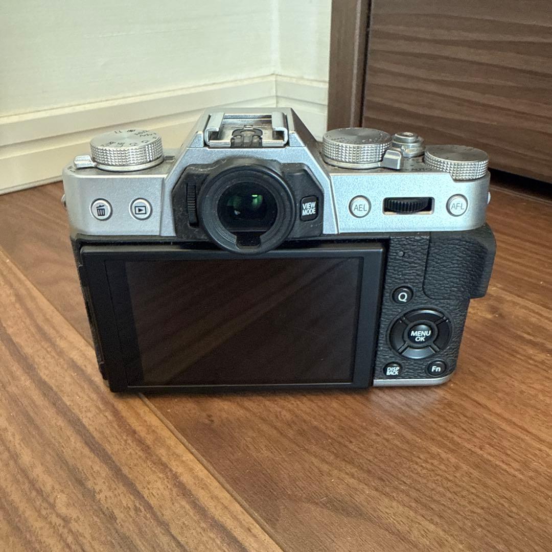 （美品）FUJIFILM X-T10 シルバー ミラーレス一眼