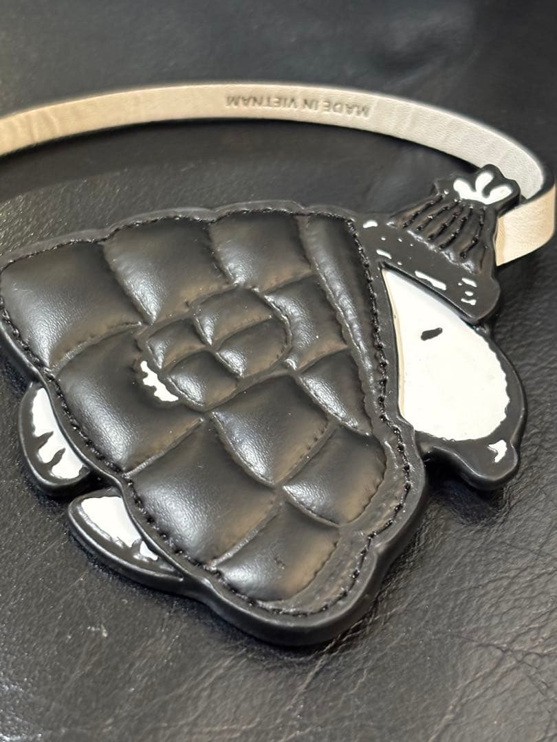 kate spade ピーナッツ パファー キーフォブ スヌーピー チャーム