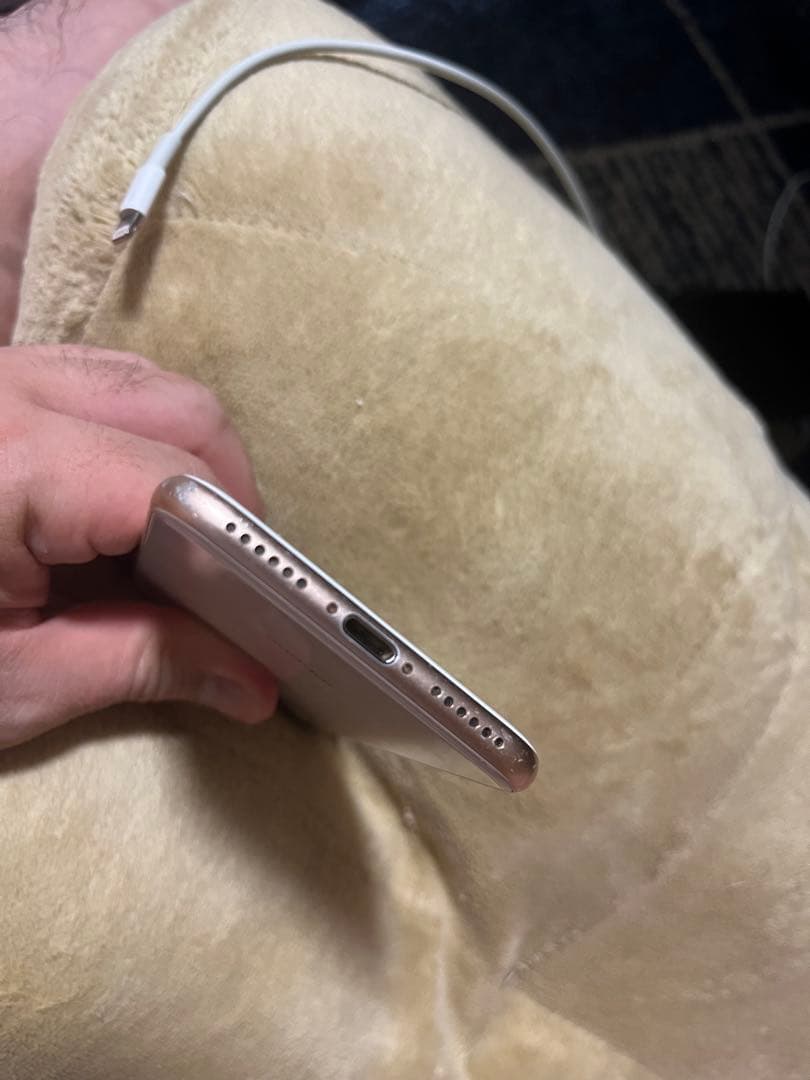 iPhone 8 ゴールド ひび割れあり