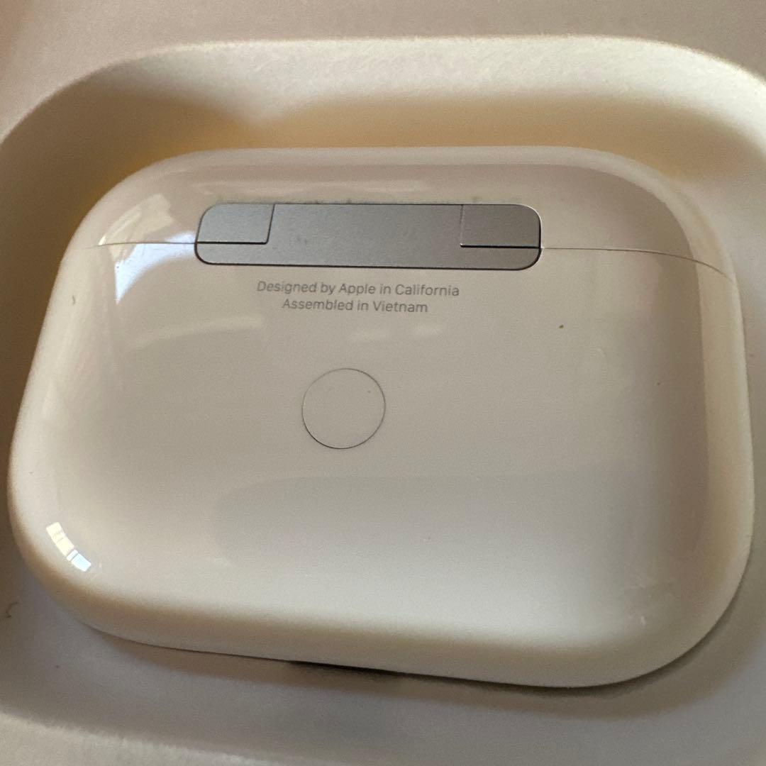 今なら即発送できます。 AirPods Pro ワイヤレス充電ケース付き