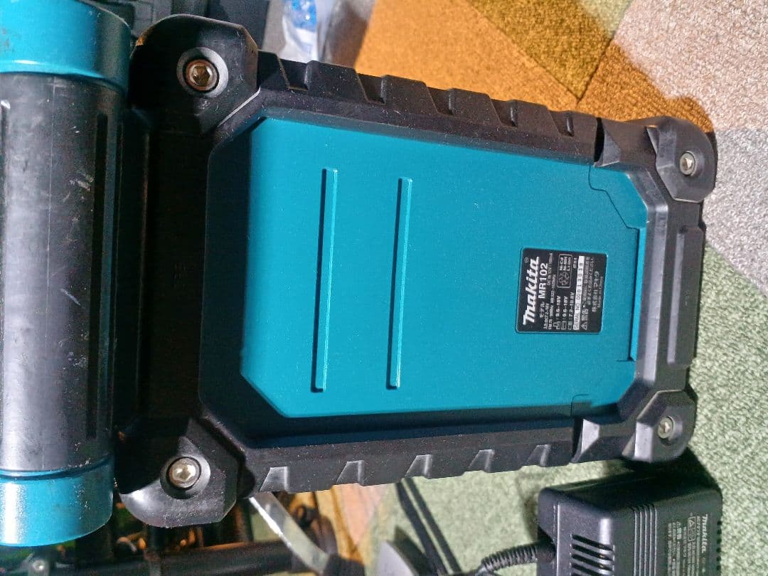 Makita 移動BATTERYラジオ