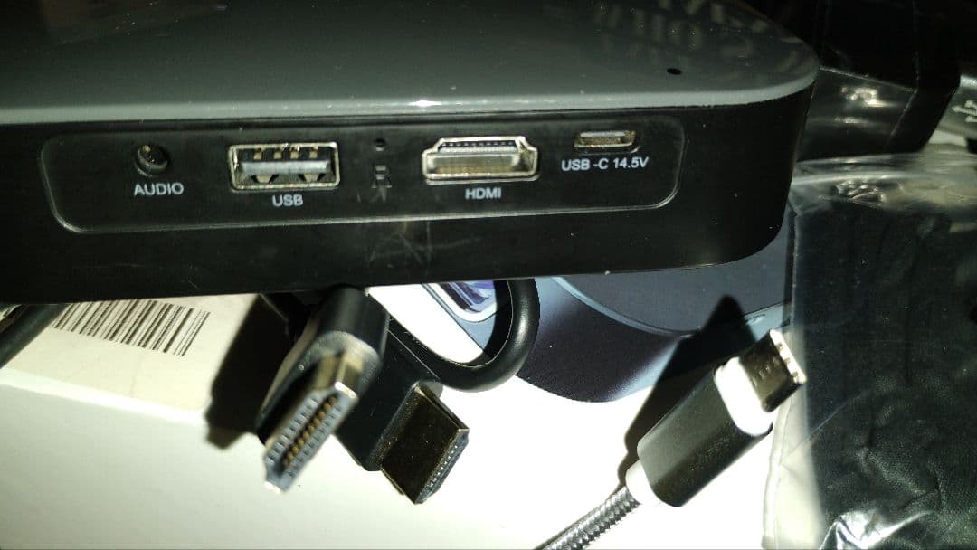 iOCHOW iO4プロジェクター本体、リモコン、元箱、電源、ポーチ他　動作品