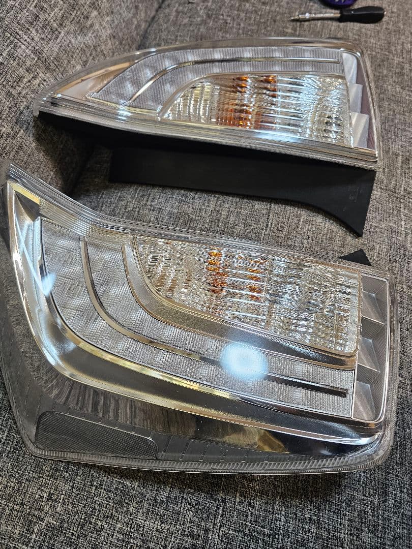 1ヶ月保証　磨き　コーティング済み 30プリウス後期　純正加工 クリアテール