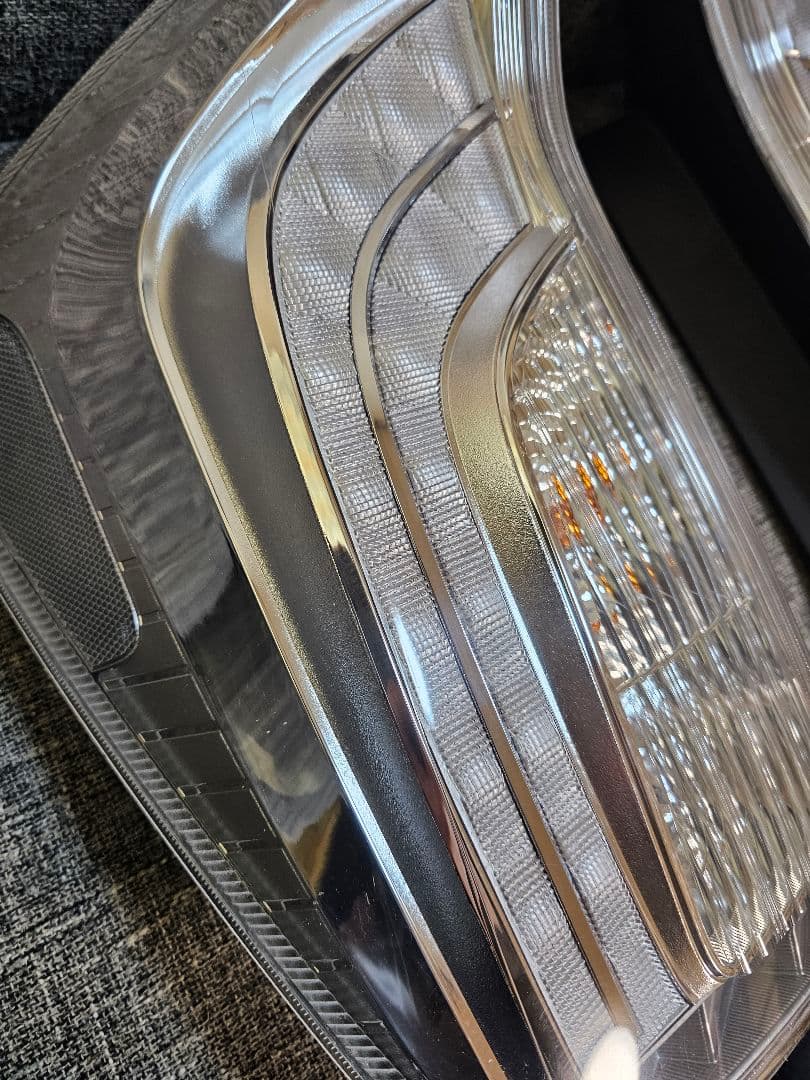 1ヶ月保証　磨き　コーティング済み 30プリウス後期　純正加工 クリアテール