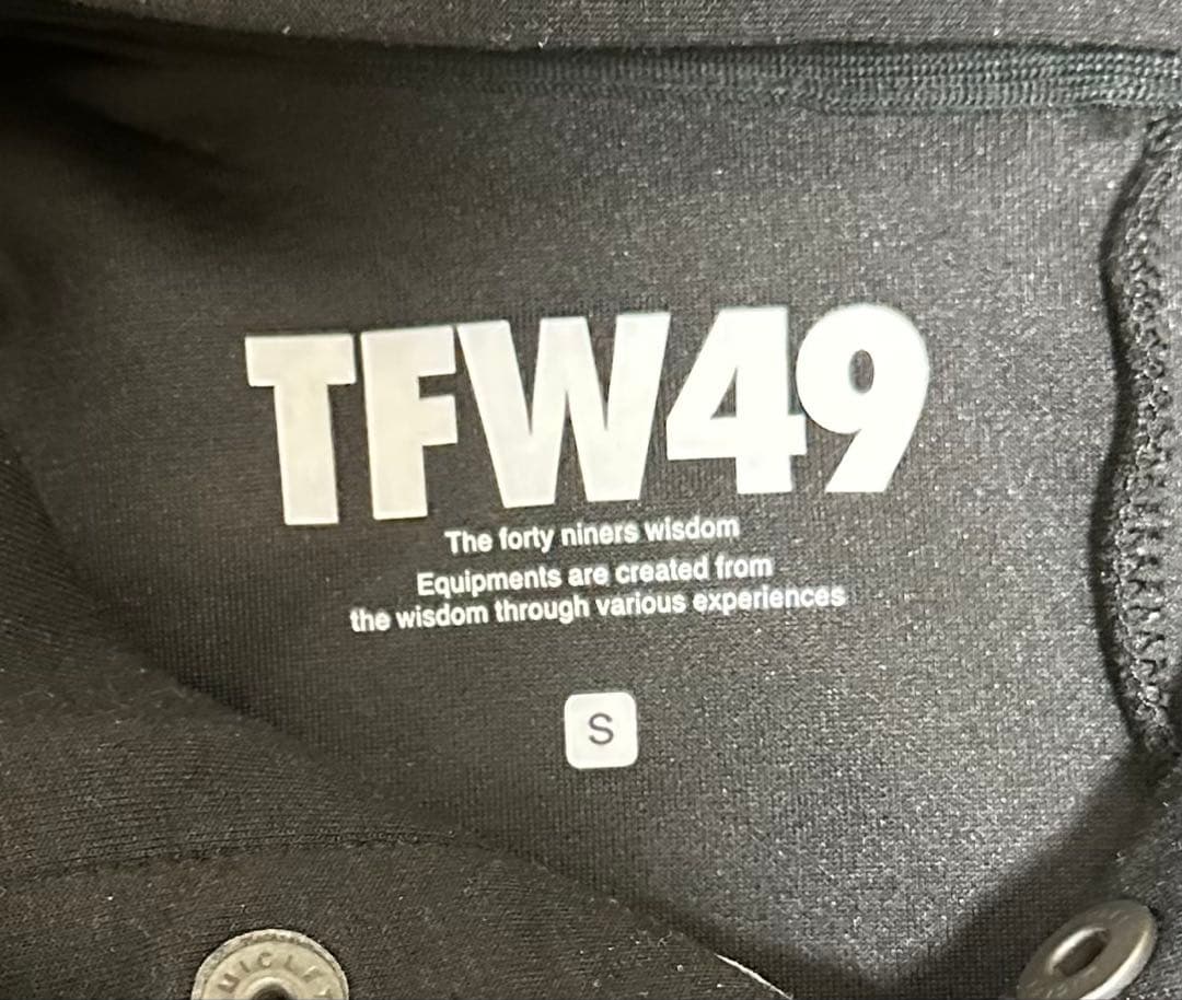 TFW49 ブラック パーカー Sサイズ
