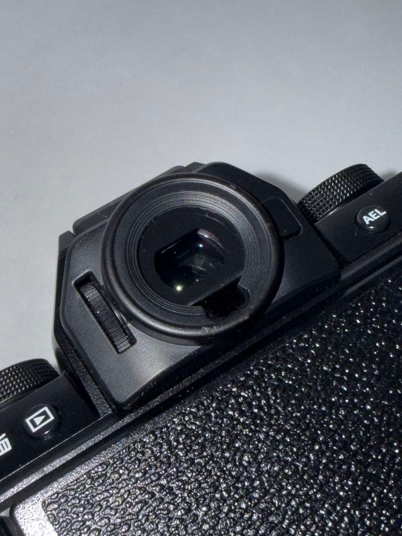 FUJIFILM X-S10 (バッテリー3個、ストラップ、SDカードあり)