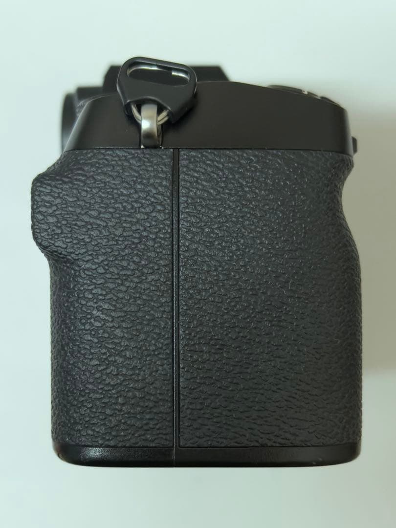 FUJIFILM X-S10 (バッテリー3個、ストラップ、SDカードあり)