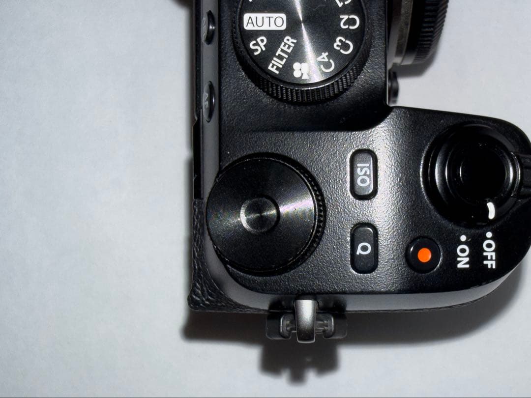 FUJIFILM X-S10 (バッテリー3個、ストラップ、SDカードあり)