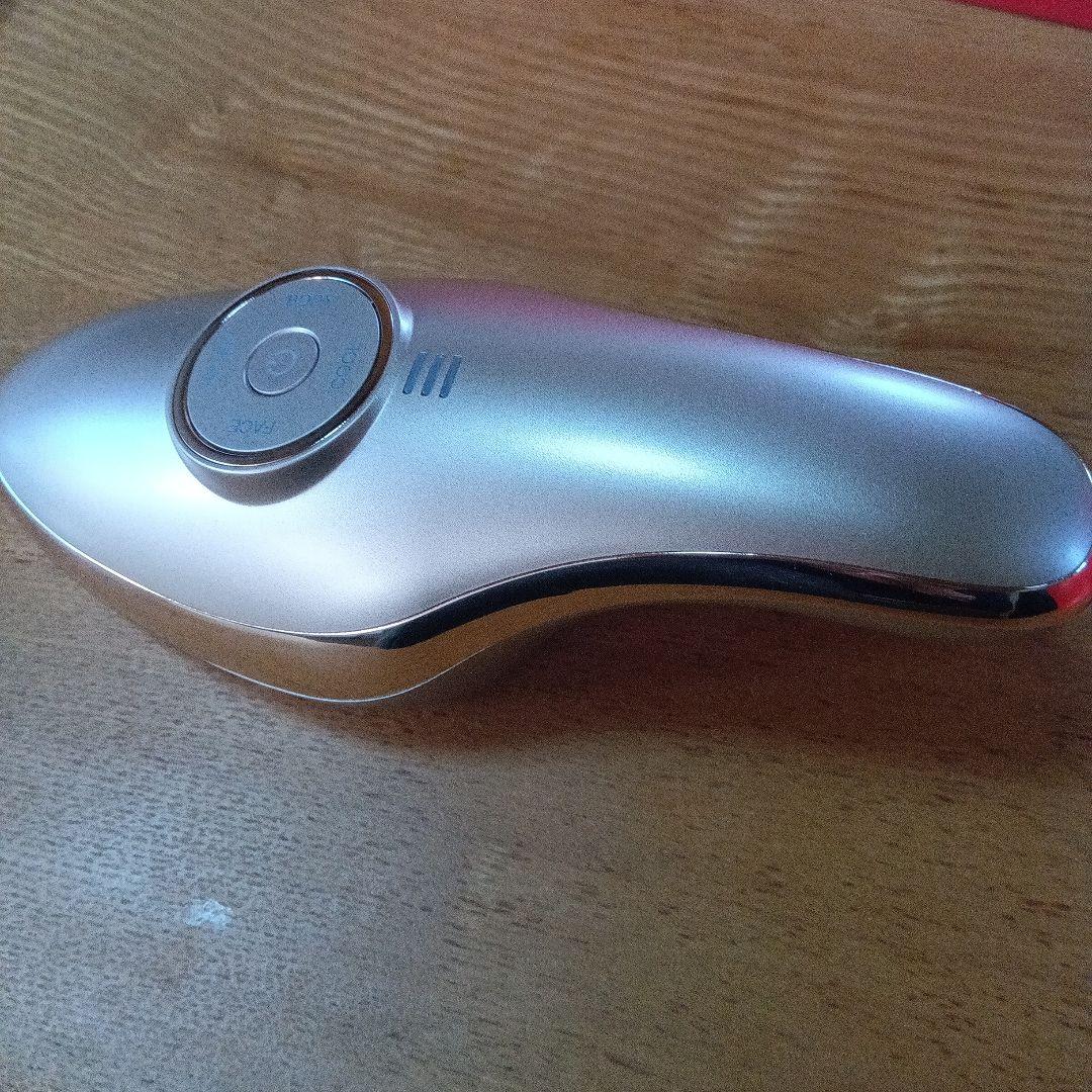 Meラボン・エクラ 美顔器 メディキューブ Medicube IKKO監修