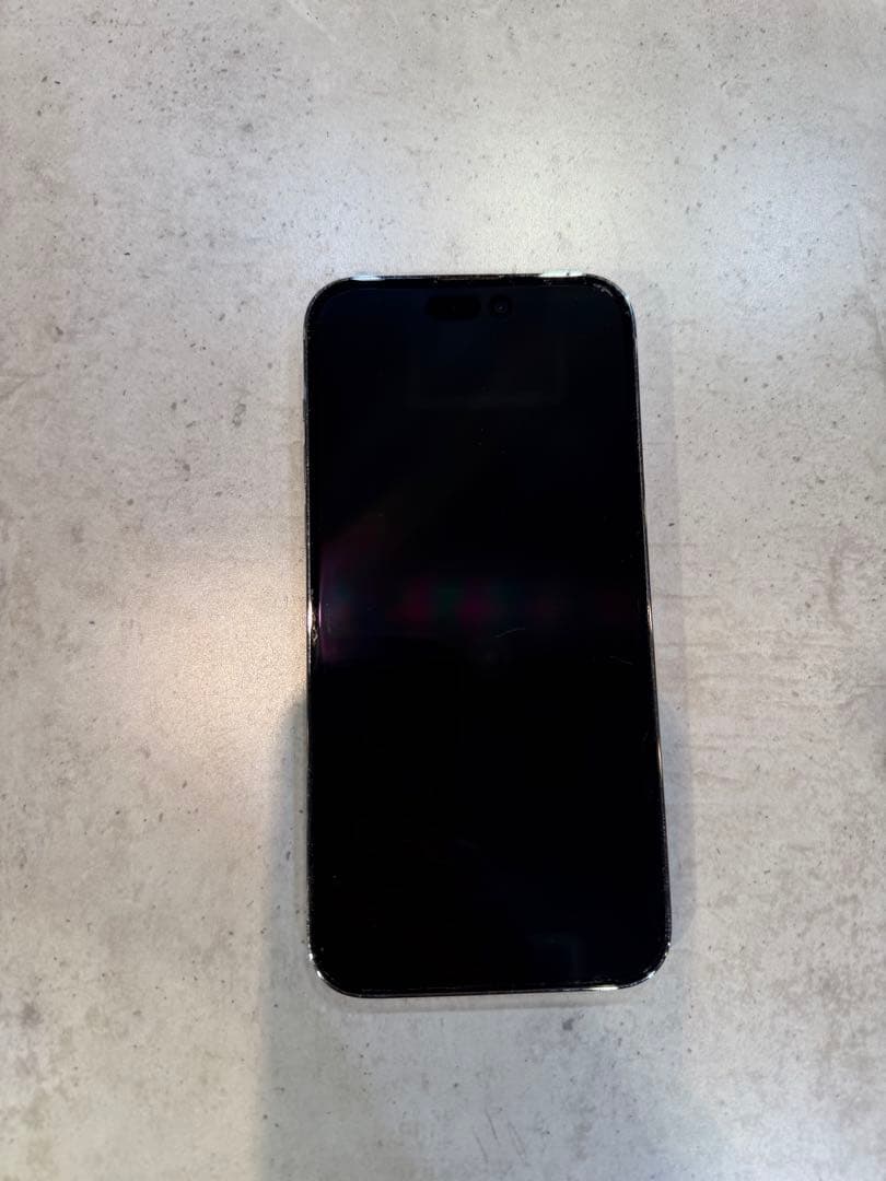 スマートフォン本体 スリムデザイン