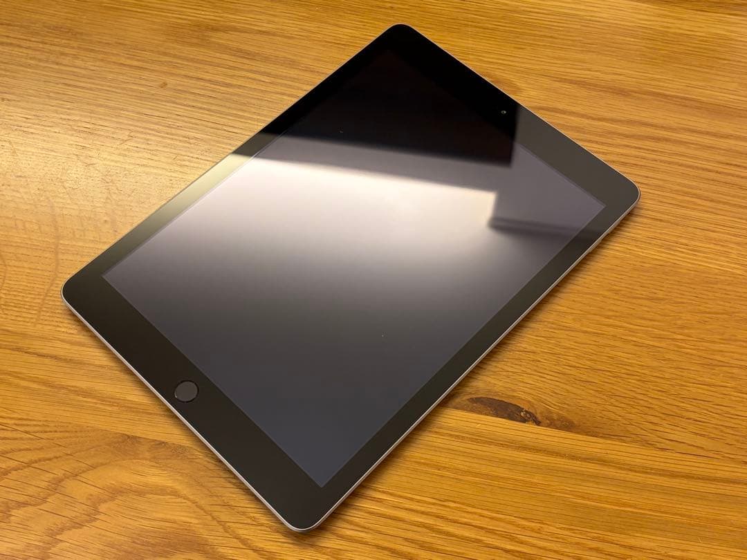 【美品】iPad (第5世代) Wi-Fiモデル128GB スペースグレイ 本体