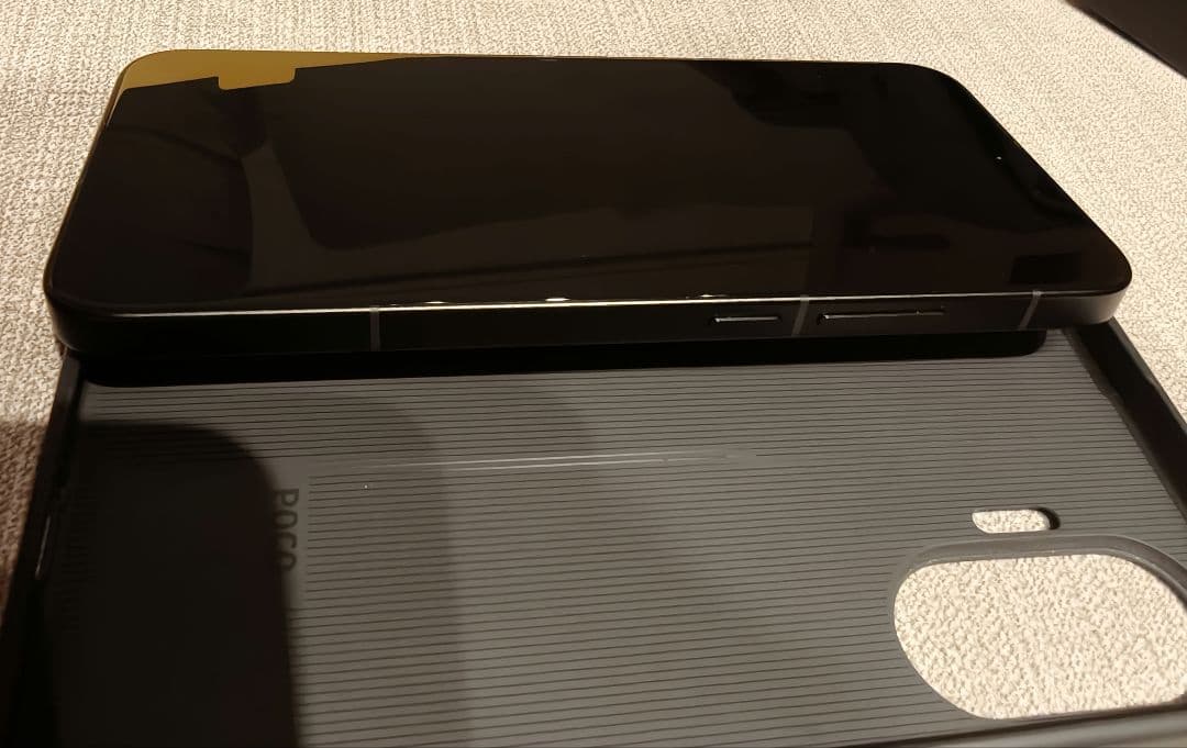 ​【美品】POCO F7 12GB/256GB ブラック 国内版 SIMフリー