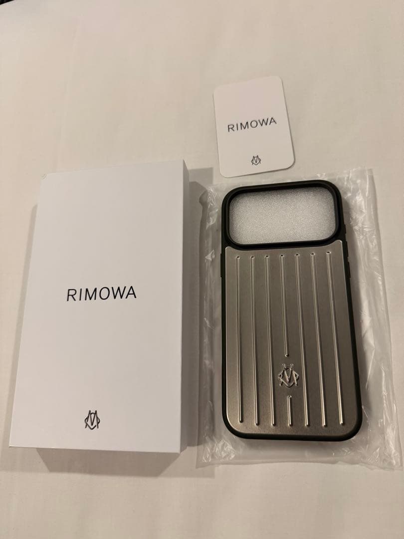 【美品】RIMOWA iPhone 17Promax