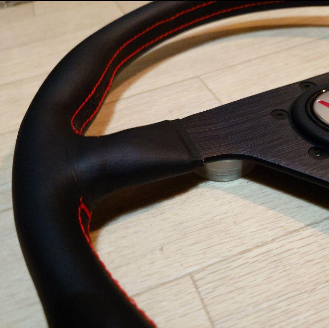 MOMO ステアリング 350mm 黒/赤 3スポーク