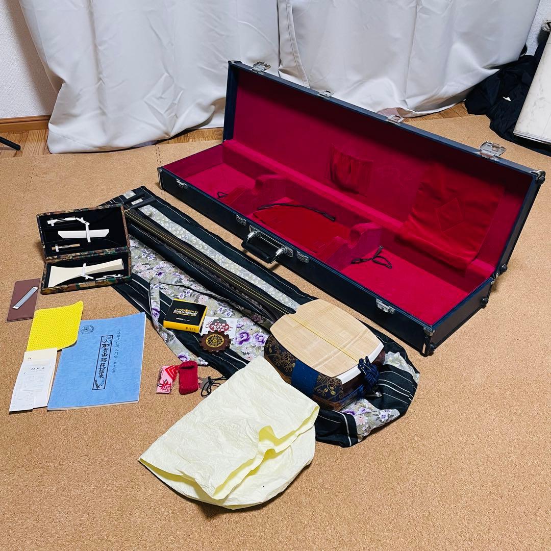 地唄 民謡 三味線 中棹 東さわり 紅木? 紫檀? ハードケース鍵付　付属品色々